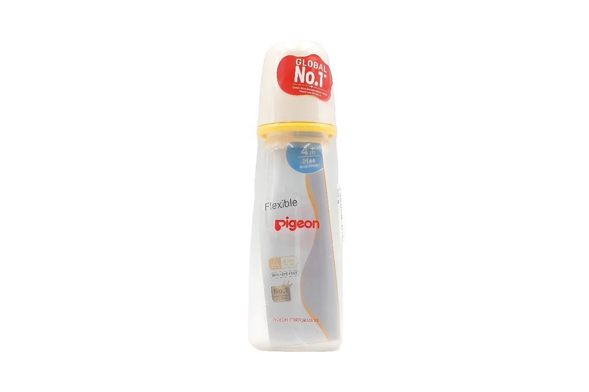 Pigeon Plastic Feeding Bottle 200 ml